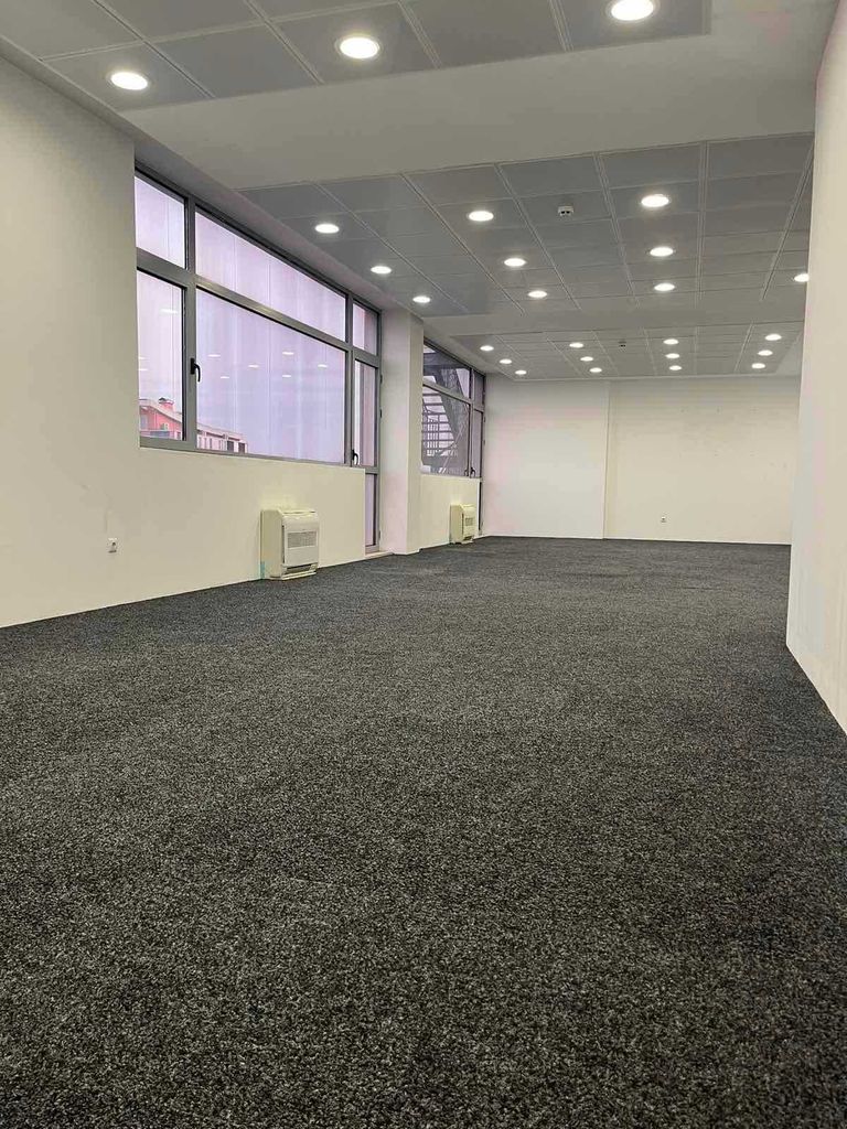 Дава се под наем Офис в София, Левски Г - 125 кв.м за 750 € - Снимка #1