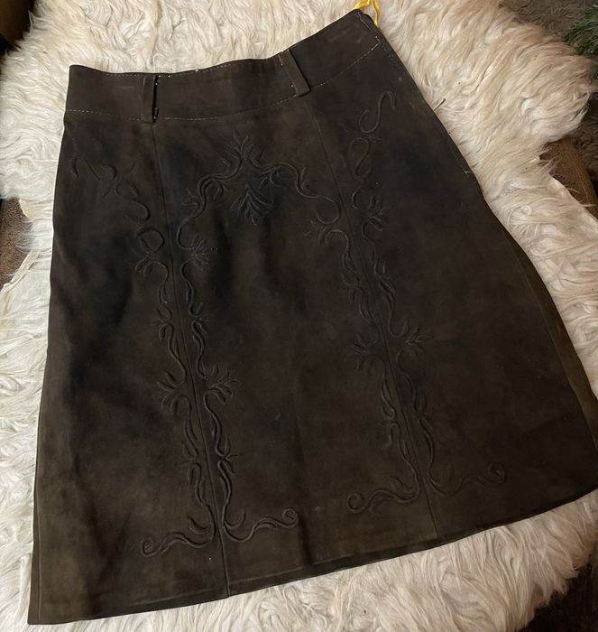 Fusta din piele cu broderie ( XS)