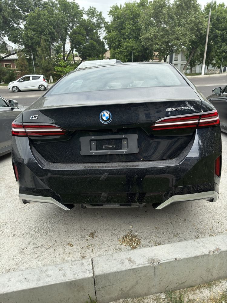 BMW I5 35 L 2024 yil bez probeg dop paket