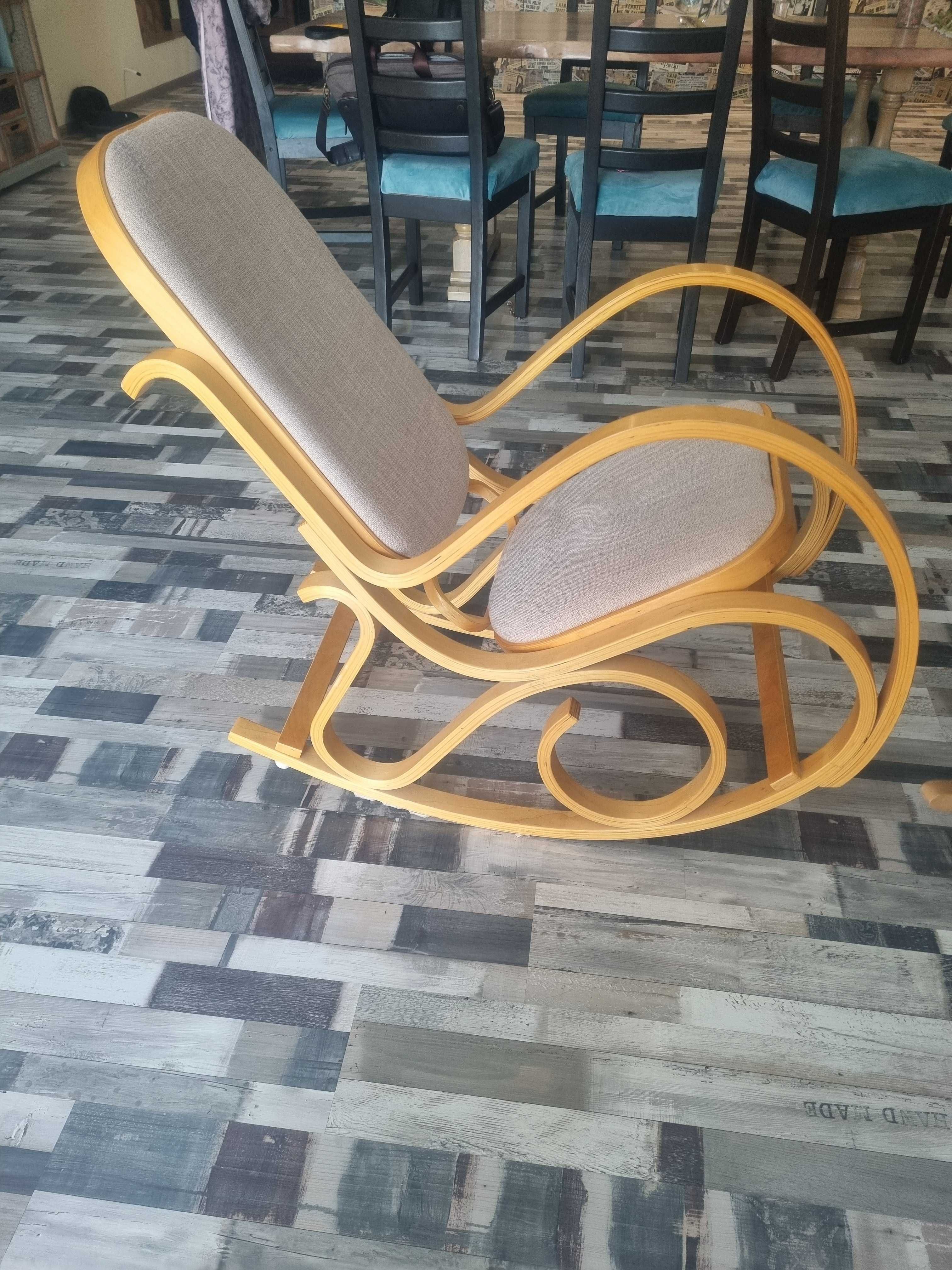 Люлеещ стол в много добро