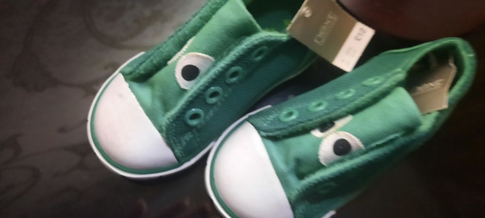 Продам детскую обувь