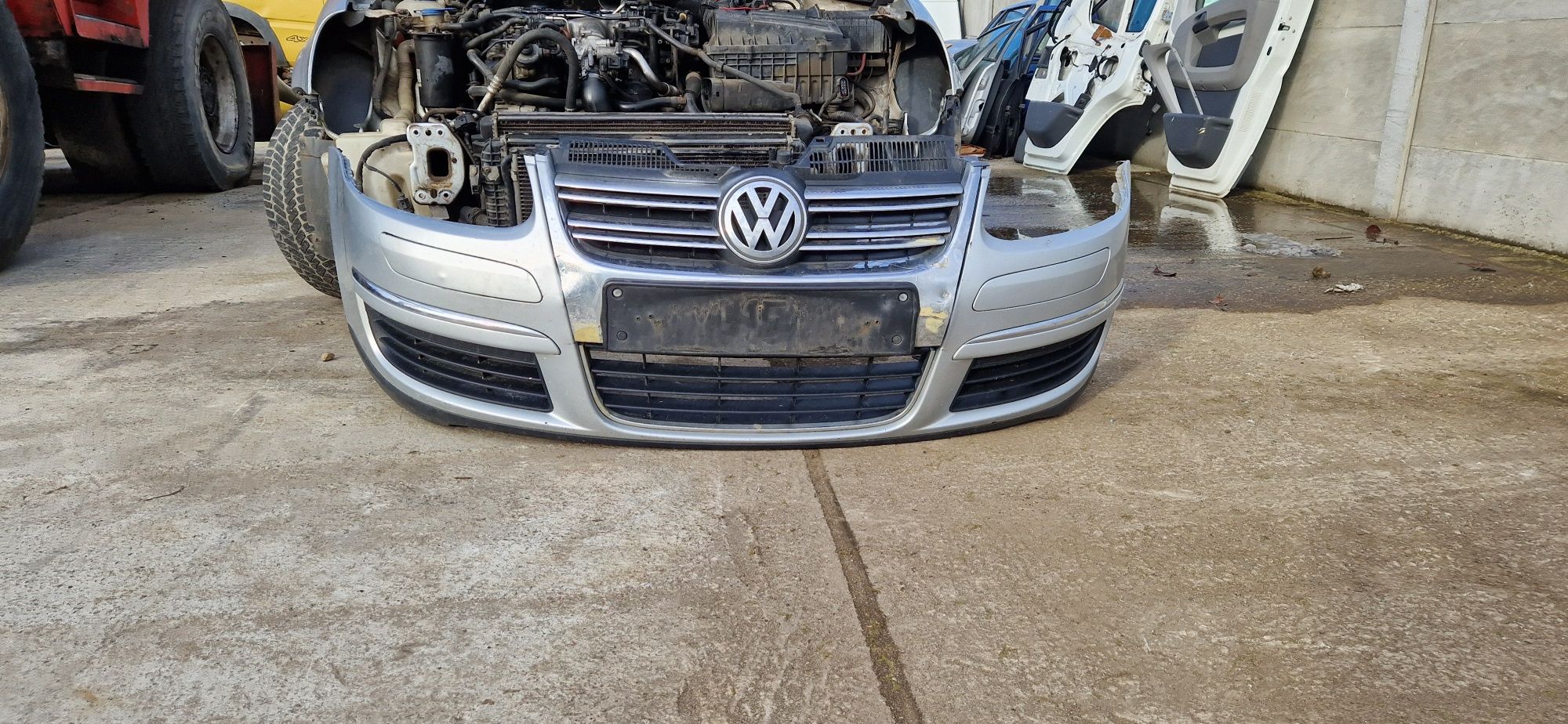 Vând bara fata golf 5 vw jeta