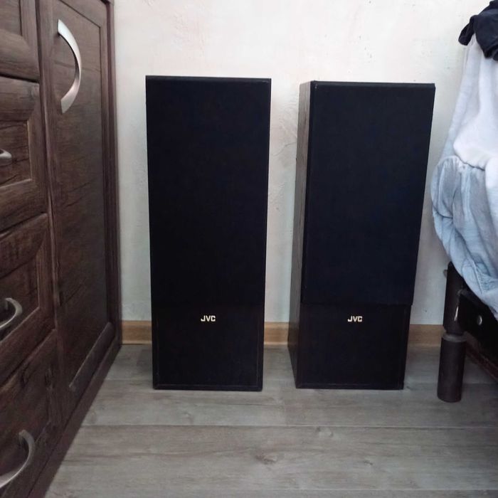 Усилвател JVC + тонколони JVC
