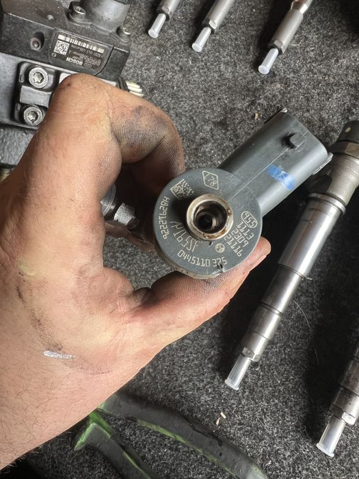 Pompa injectie  injector bosch 2.3 renault master movano 0445110375