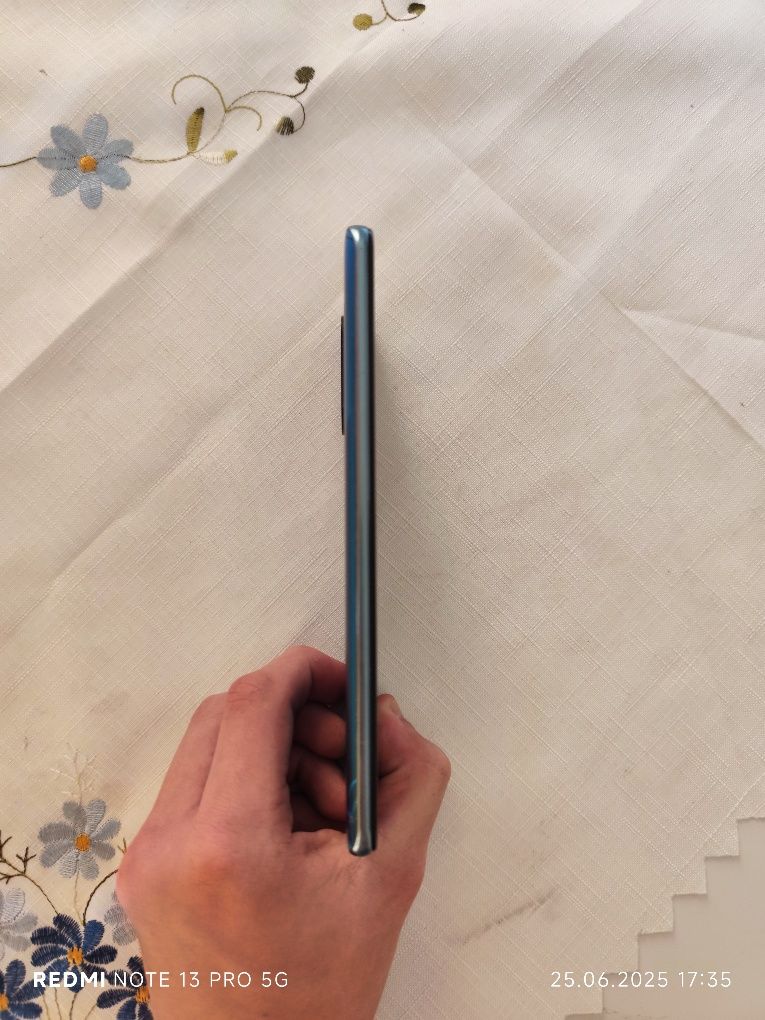 Vând Xiaomi Poco F3