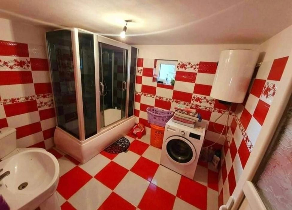 Ofer spre vânzare casa la 4 km de băile sărate Ocna mures