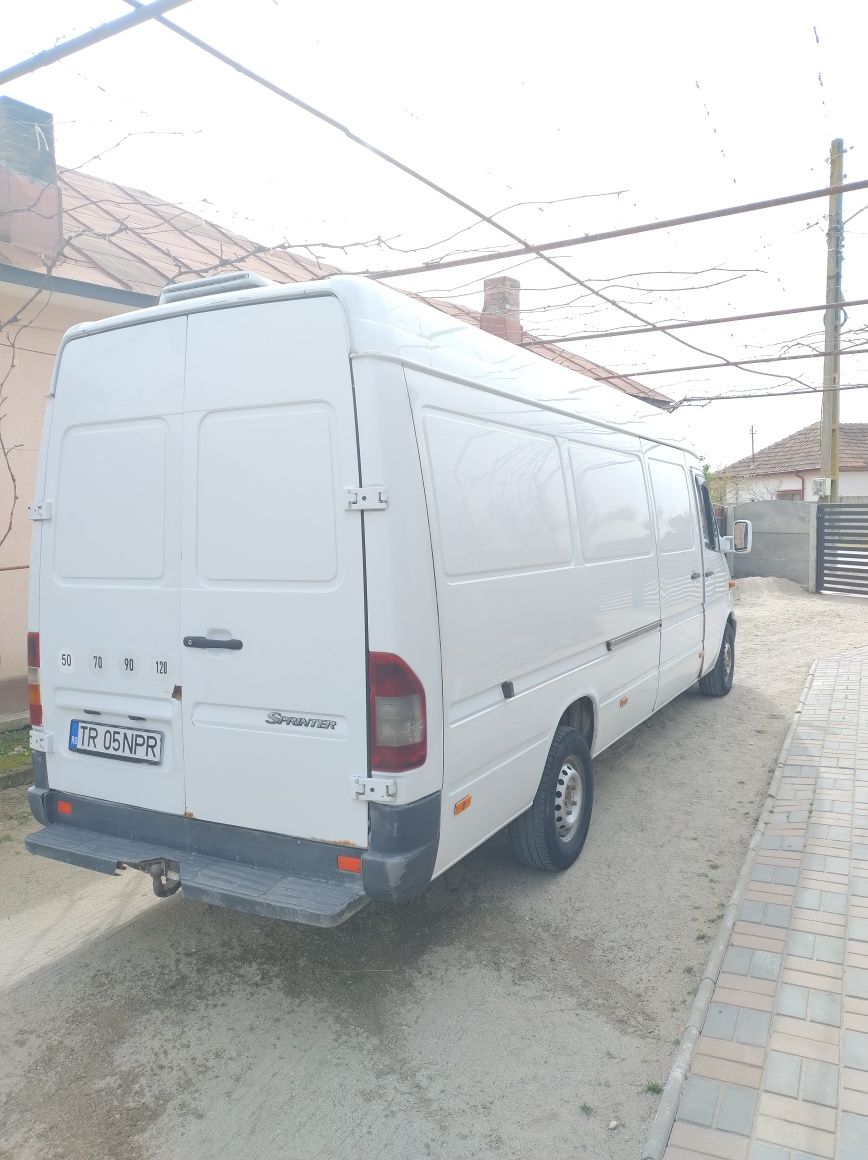 Vând Mercedes Sprinter