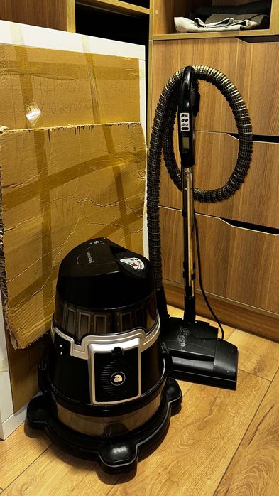 Продам пылесос робоклин