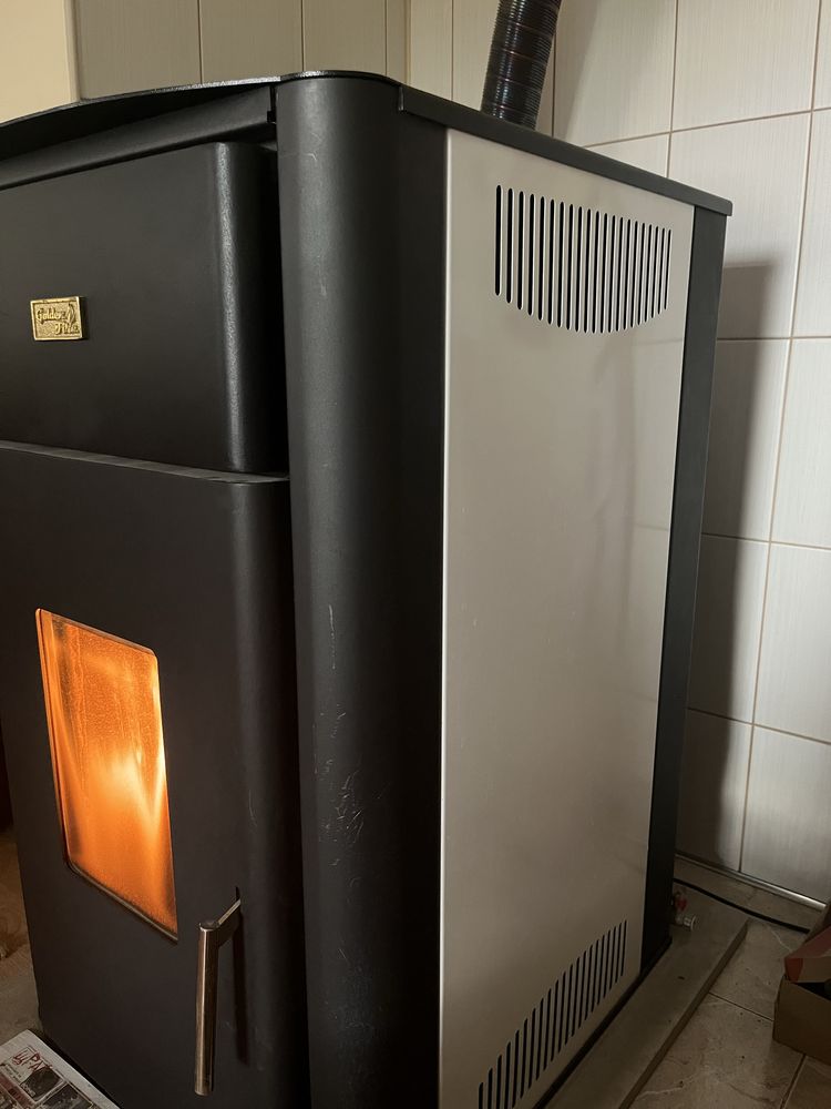 Пелетна камина 30 kw