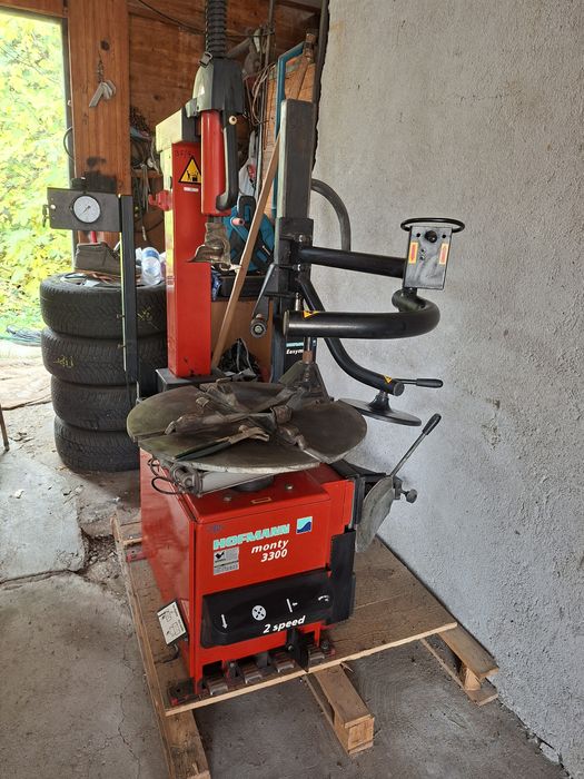 Автоматична Машина за монтаж и демонтаж на автомобилни гуми