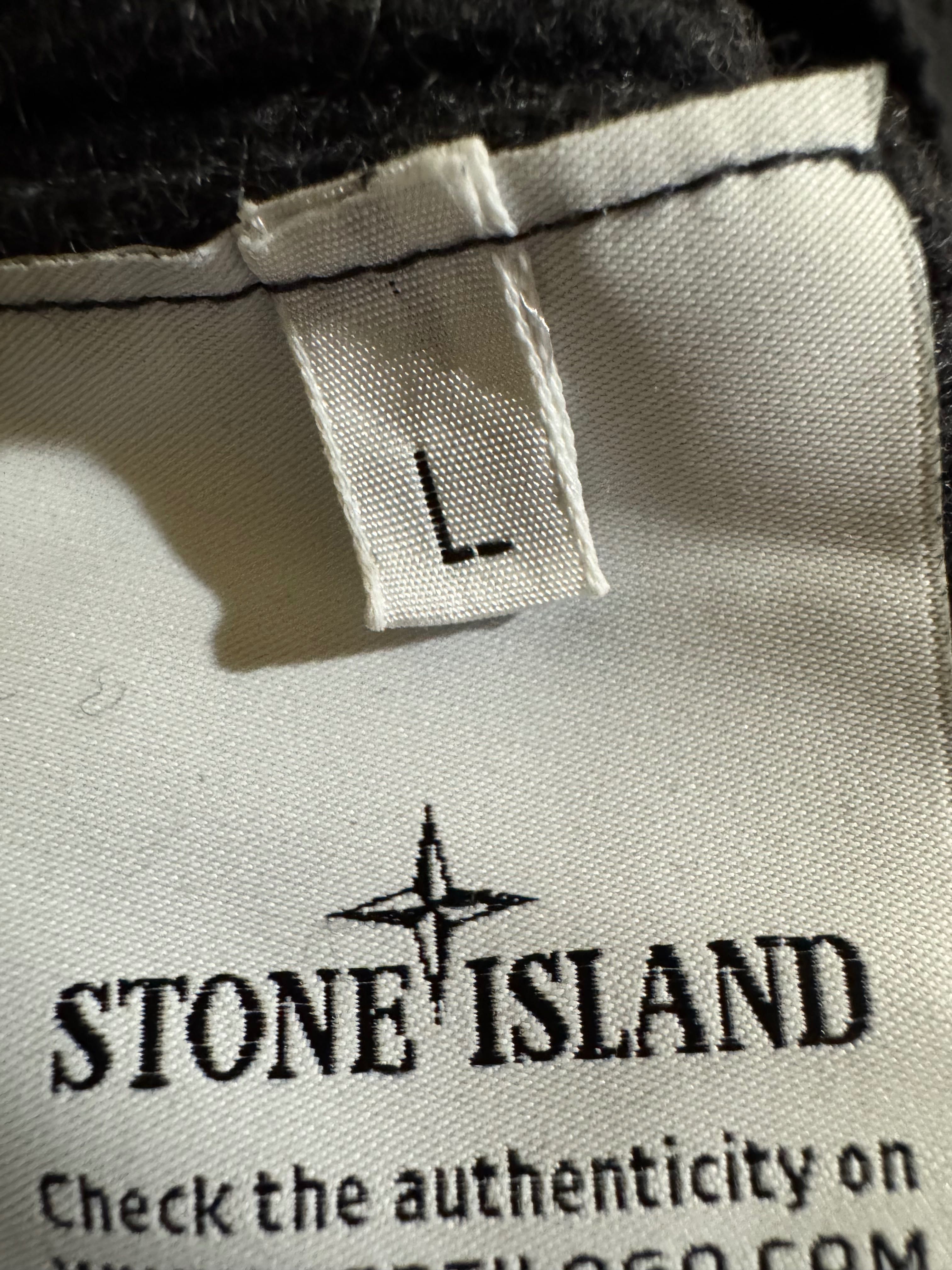Мъжки пуловер Stone Island.