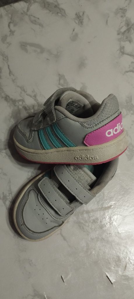 Детски маратонки за момичета Adidas 23  1/2