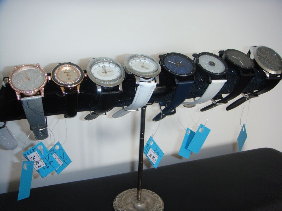 Хит 2020-Екстравагантен дамски ръчен часовник