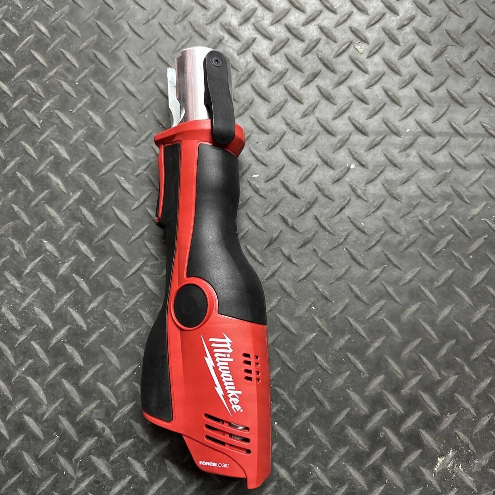 Milwaukee m12 HPT presa hidraulica sertizat