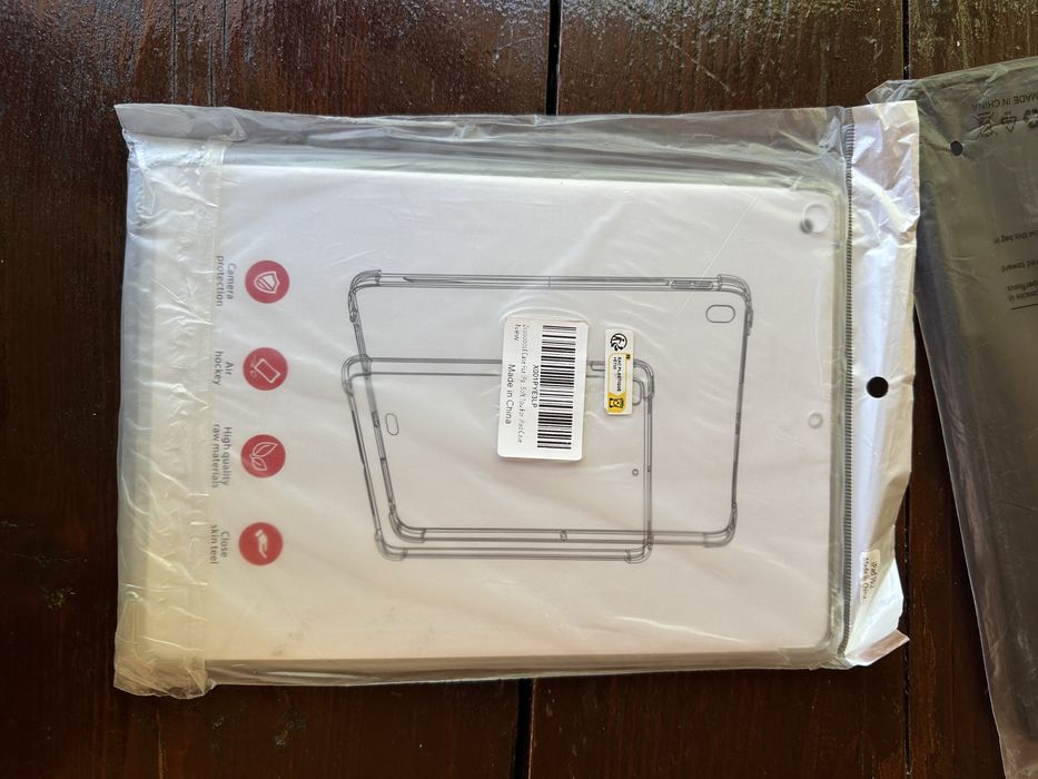 Folii ; huse IPAD 9 ( NOI )