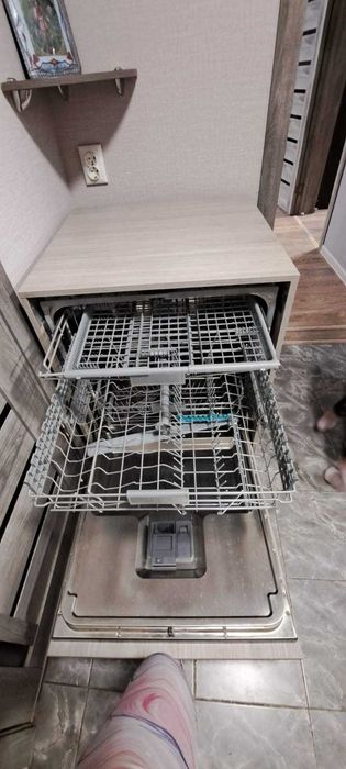 Продам посудомоечную машину на запчасти