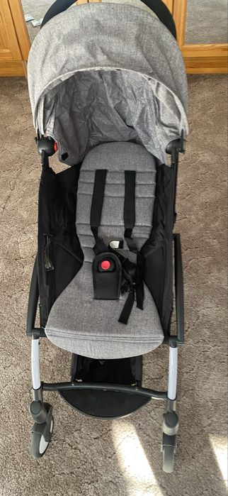 Детская прогулочная коляска