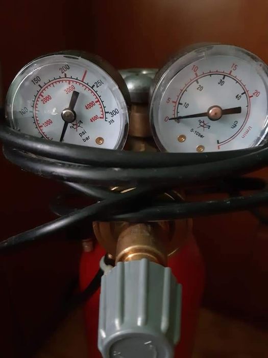 Butelie CO2  .Acvariu