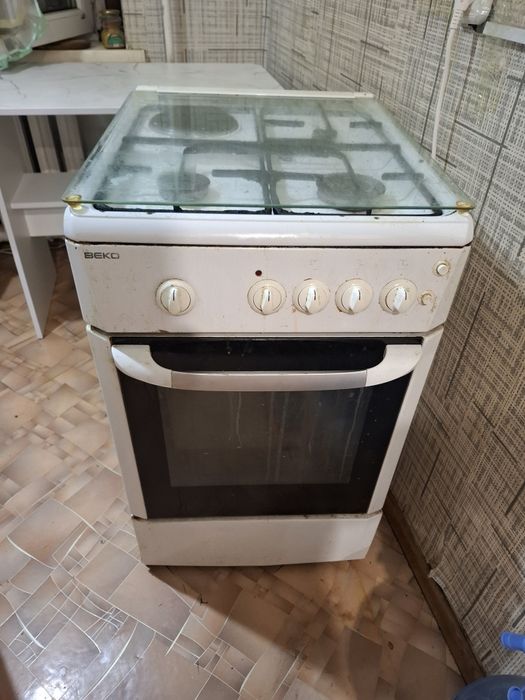 Газовая плита б/у в рабочем состоянии