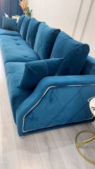 Продаю большой и красивый диван