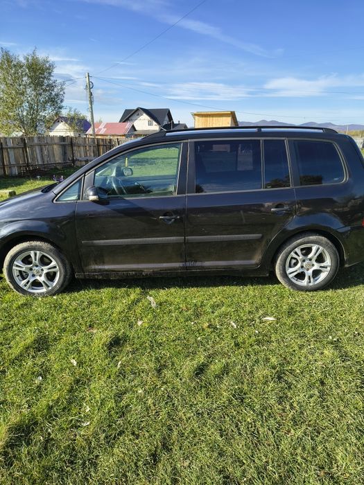 Vând Touran 1.9 TDi