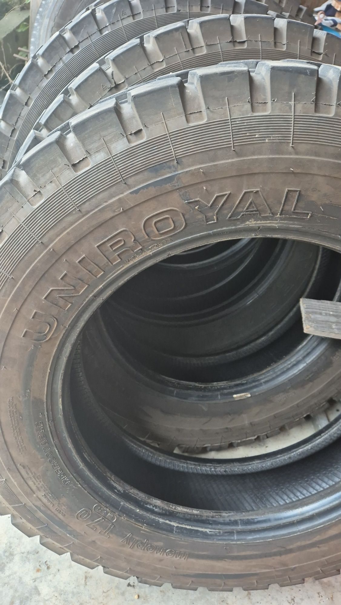 Гуми за камиони 9R22.5 внос от Германия