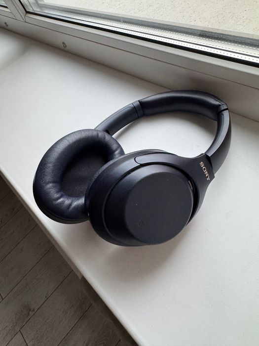 Наушники Sony WH-1000XM4 черный