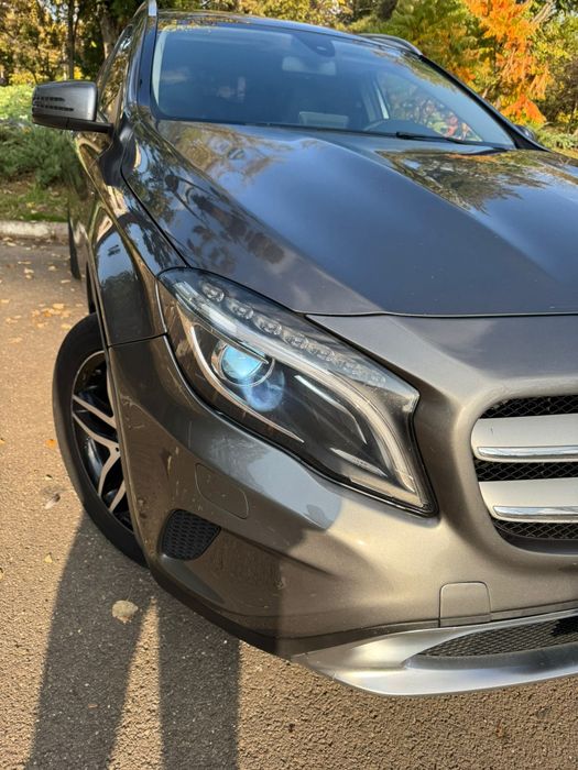 Mercedes Benz GLA200d 2016