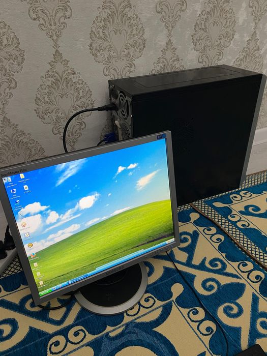 Нужно установить Windows