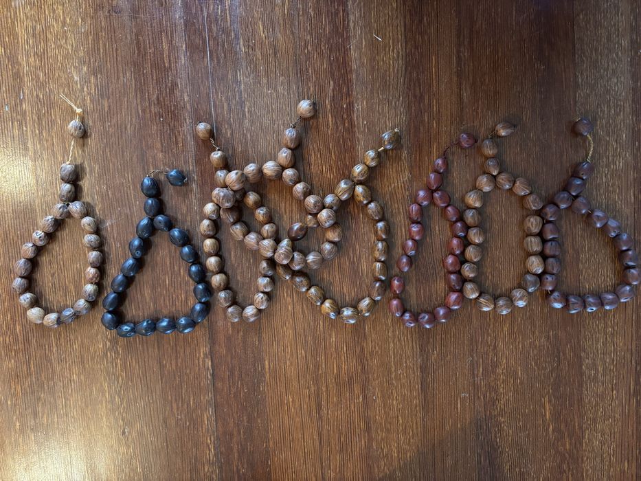 Ръчно изработена броеница от костилки от Фурми