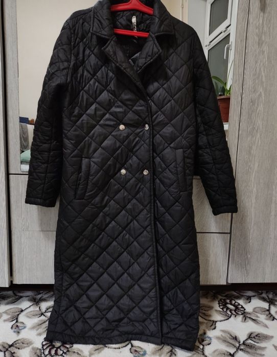 Ayollar kurtkasi sotiladi