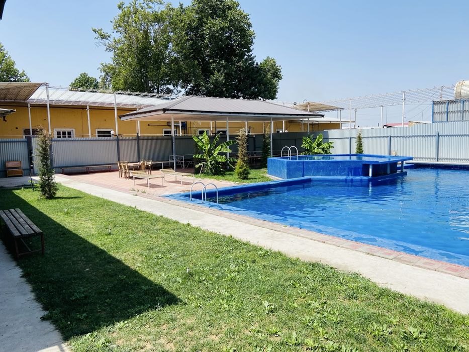 Ijaraga Yotoqxona oilaga yoki kunlik komnata xona ijaraga beriladi