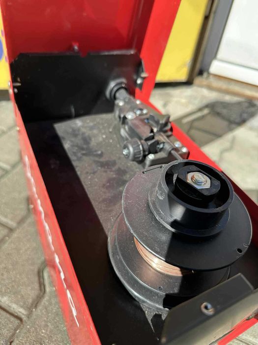 Телоподаващ заваръчен апарат Panana MIG 130