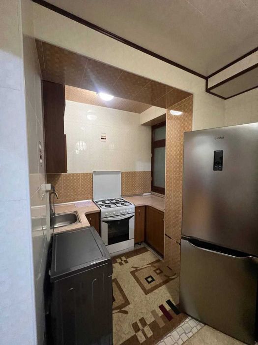 Центр Ц-1, 4*3-х Комнатная квартира 2-Этаж/4 100кв.м.