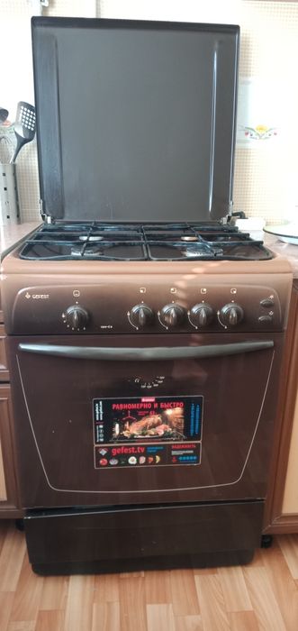 Продам газовую плиту