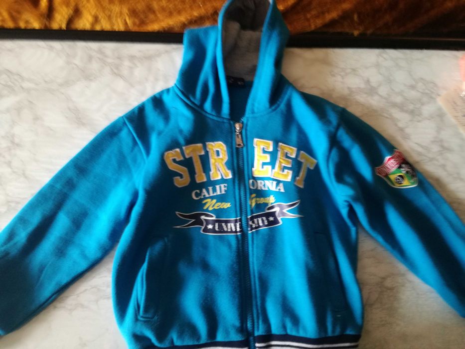 Продавам детско горнище- Aloes