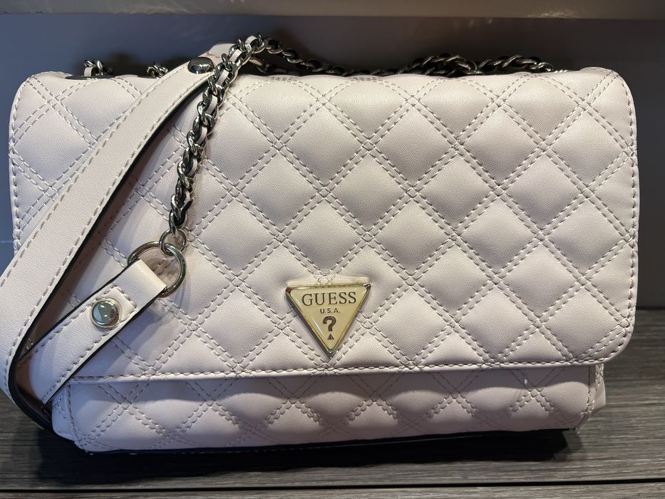Дамска чанта Guess
