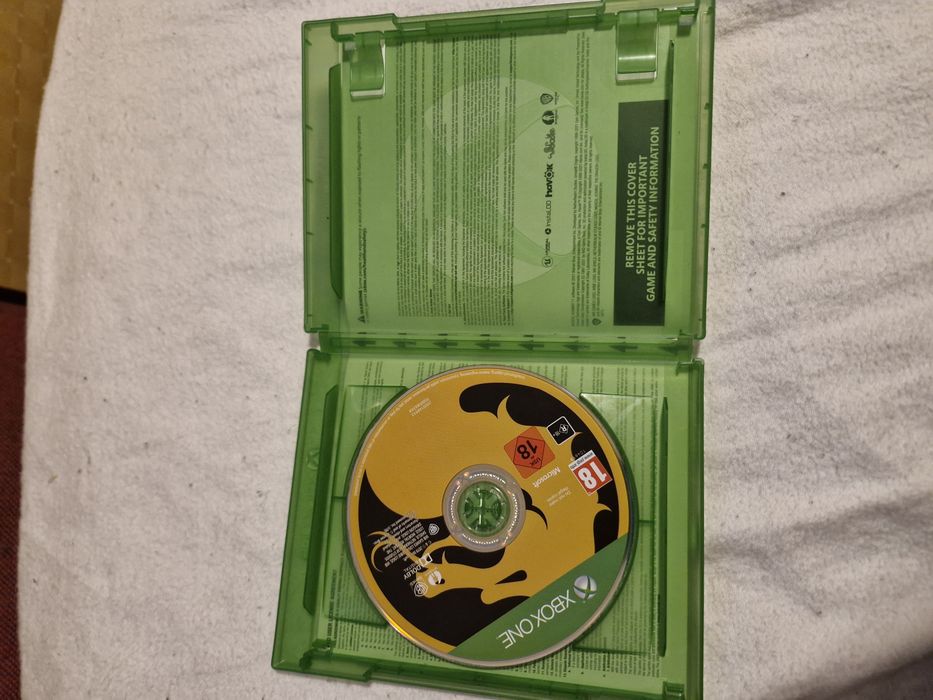 Joc xbox mortal kombat 11 vand sau schimb cu jocuri de p4/ps5