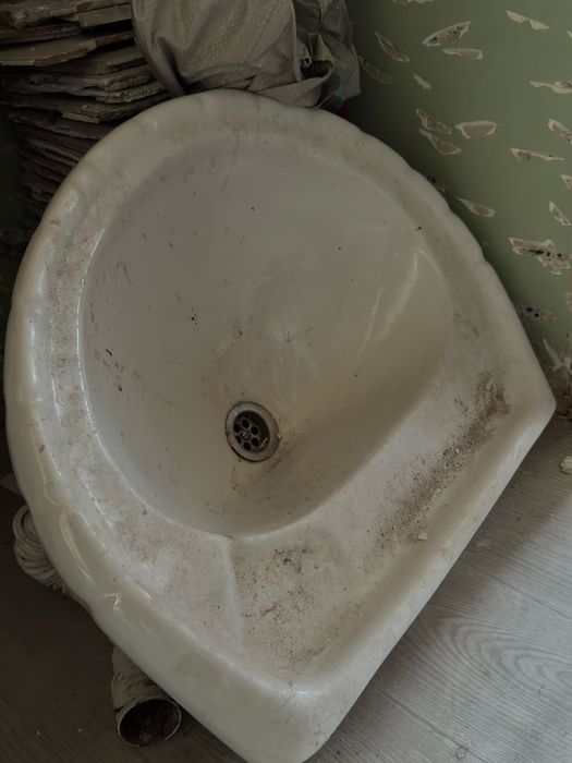 Продам раковину без стойки