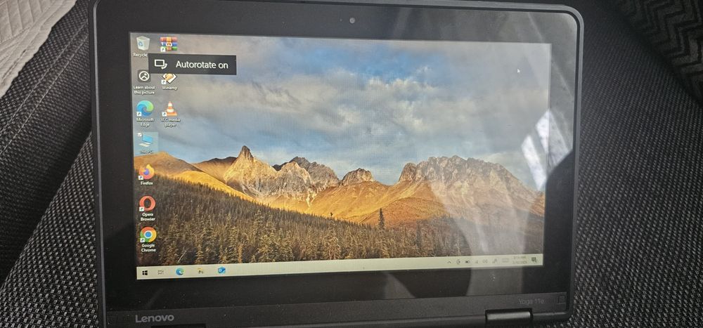 Laptop 2 in 1 Lenovo Yoga i5 cu touchscreen win 10 ssd Tester auto