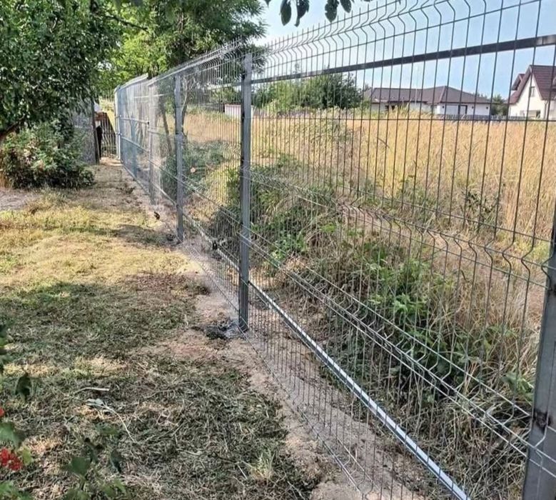 Vând  garduri  din sipca metalica  sau plasa bordurata