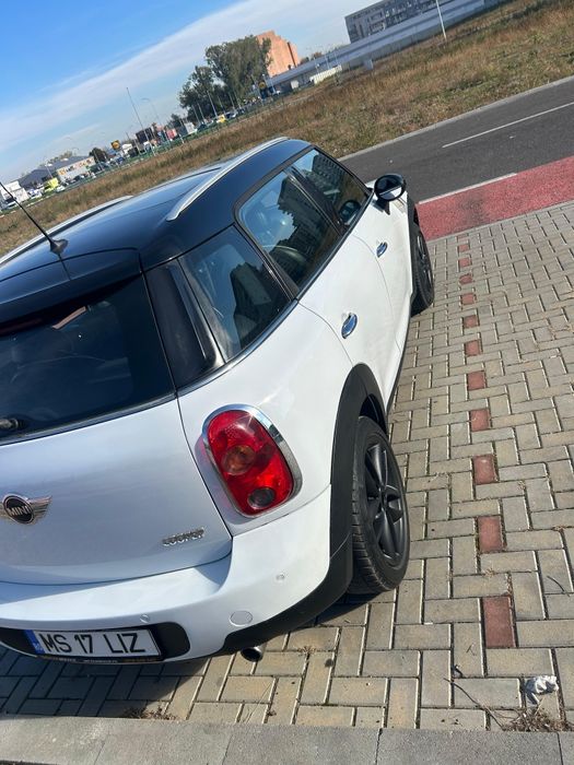 Mini Cooper Countriman benzină, automat.