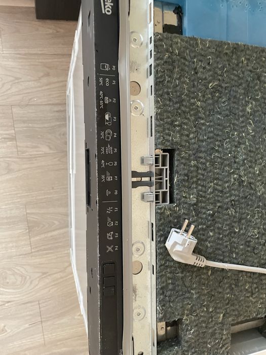 Vand masina de spalat vase Beko incorporabil