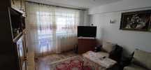 Apartament 4 camere nemobilat pe strada Victoriei