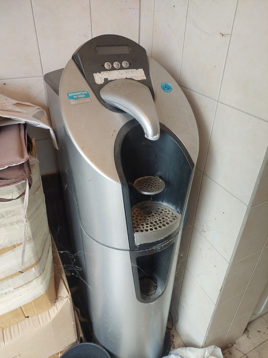 Продавам машина за газирана вода