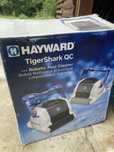 Робот за почиставане на басейн Tiger Sharck QC