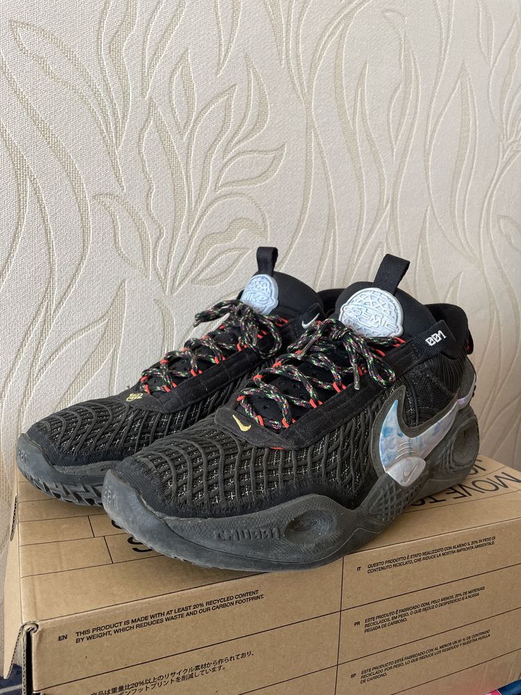 продам кроссовки Nike Cosmic Unity