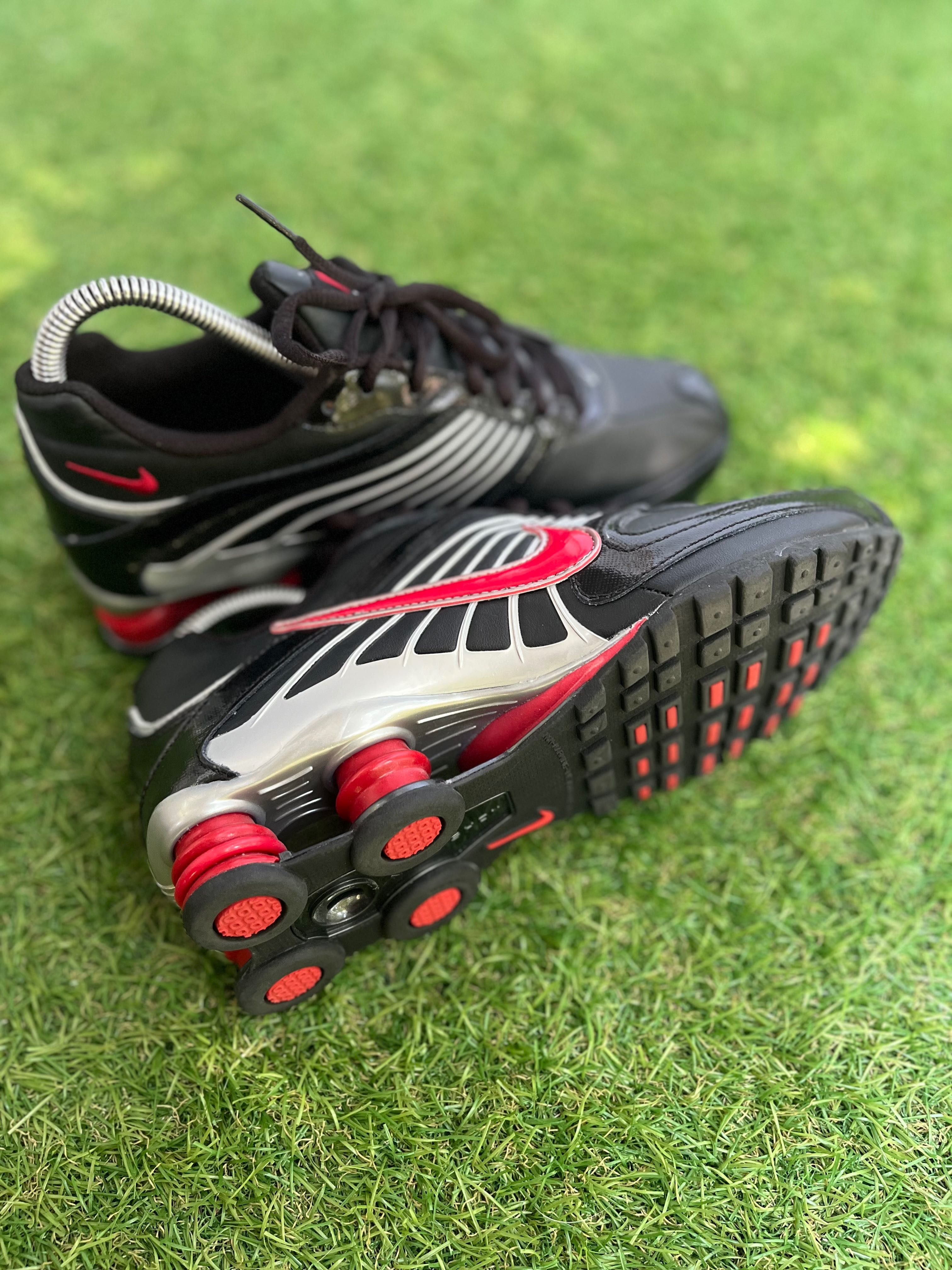 Маратонки : NIKE SHOX 38