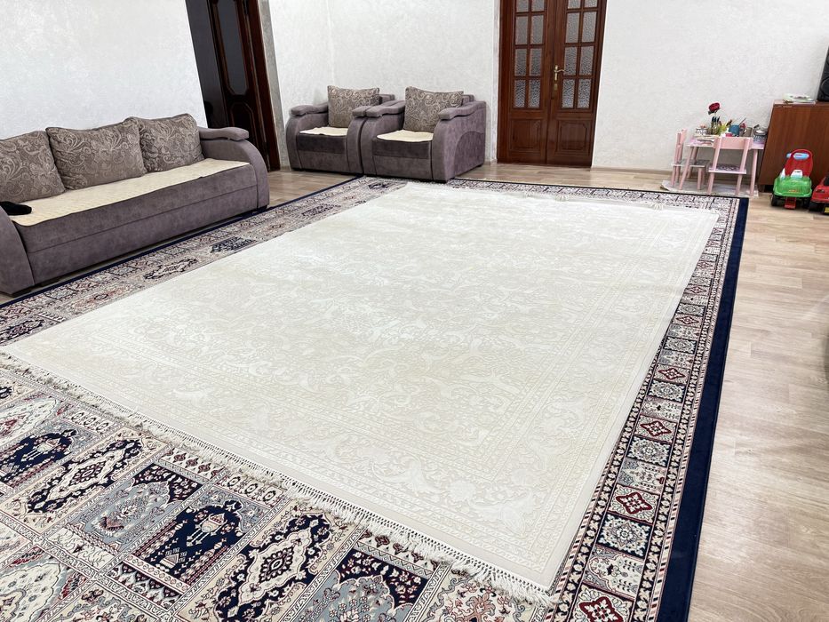 Продам качественные ковры в отличном состоянии.