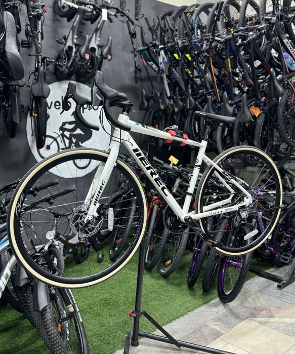 Шоссейный велосипед Erec m700